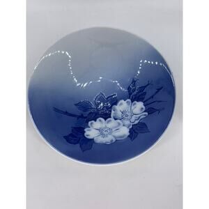 ROYAL COPENHAGEN Blue-White Ombre Wild Rose 1970's Plate